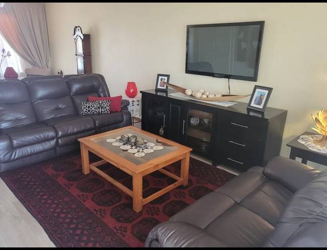 1 BEDROOM TOWNHOUSE FOR SALE IN MINNEBRONNE